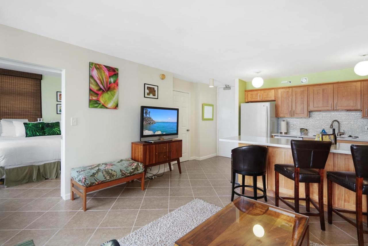 Ke Aloha Suite At The Waikiki Banyan Honolulu Exterior photo